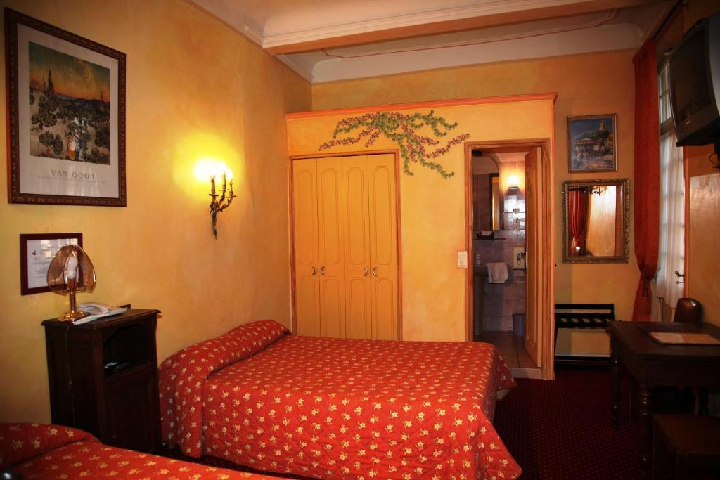 Hotel Du Fiacre Carpentras Cameră foto