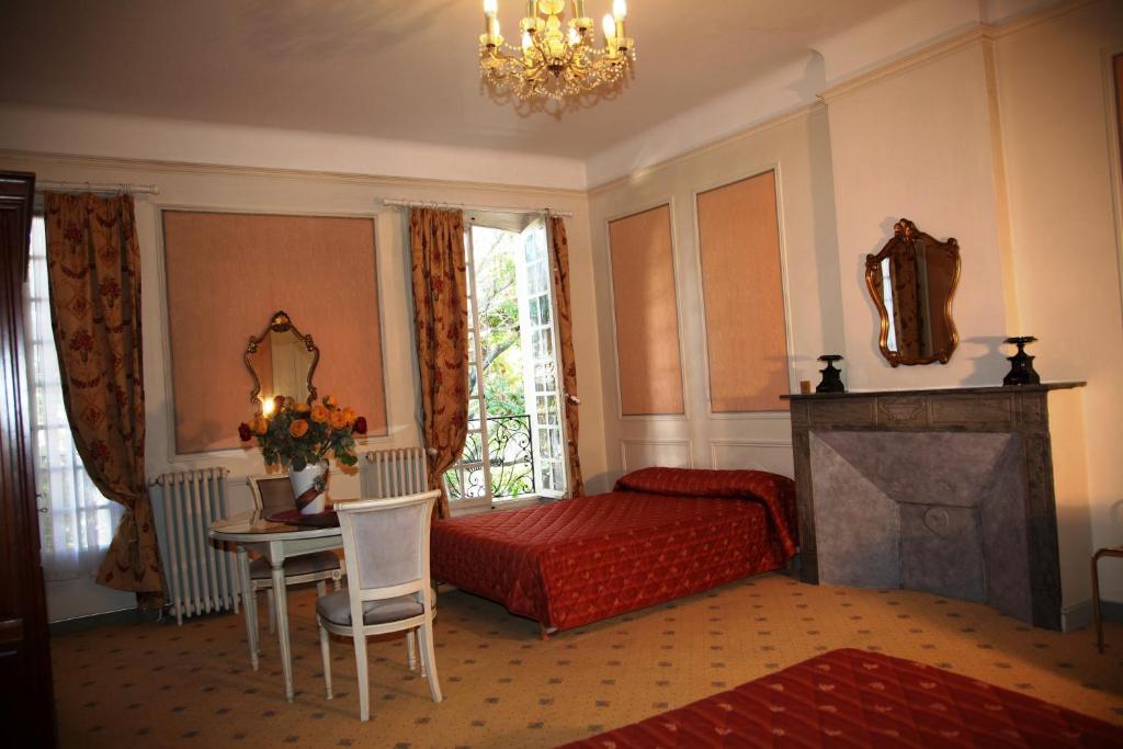 Hotel Du Fiacre Carpentras Cameră foto