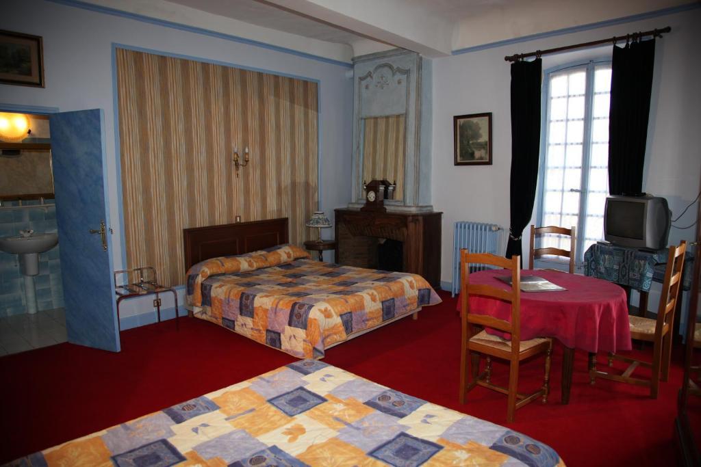 Hotel Du Fiacre Carpentras Cameră foto