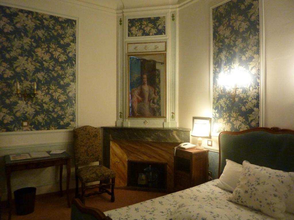 Hotel Du Fiacre Carpentras Cameră foto