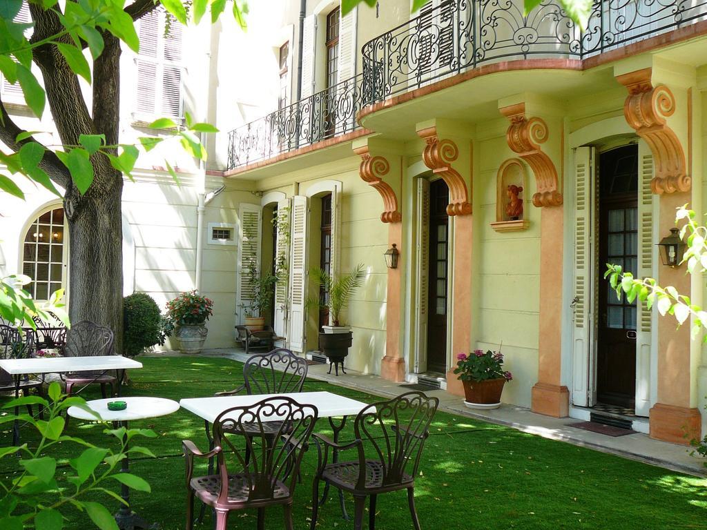 Hotel Du Fiacre Carpentras Exterior foto