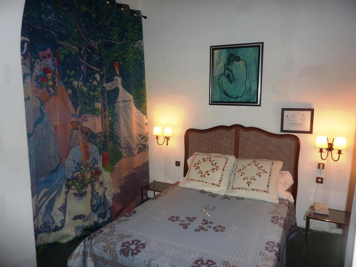 Hotel Du Fiacre Carpentras Cameră foto